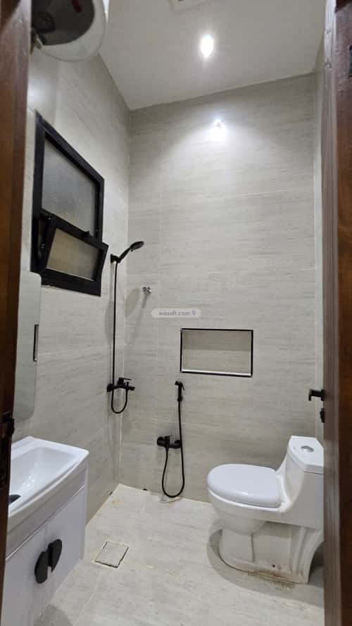 Floor 246 SQM with 9 bedrooms أحد، جنوب الرياض، الرياض