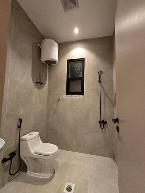 Floor 246 SQM with 9 bedrooms أحد، جنوب الرياض، الرياض