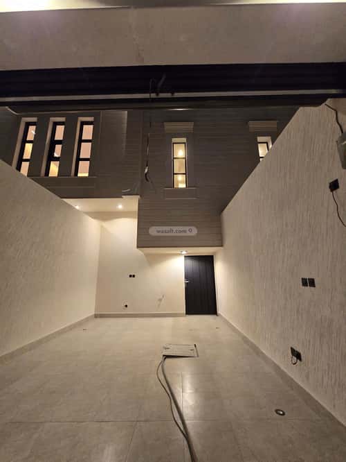 Floor 246 SQM with 9 bedrooms أحد، جنوب الرياض، الرياض