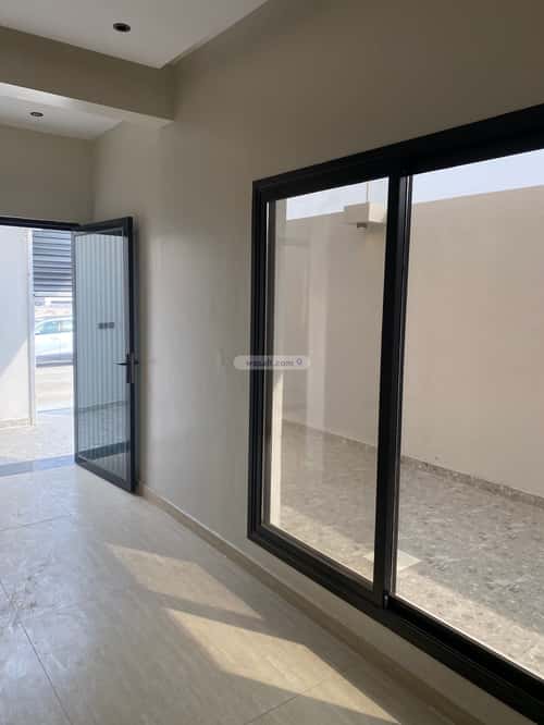 فيلا 250 متر مربع شمالية على شارع 15م المصيف، القطيف