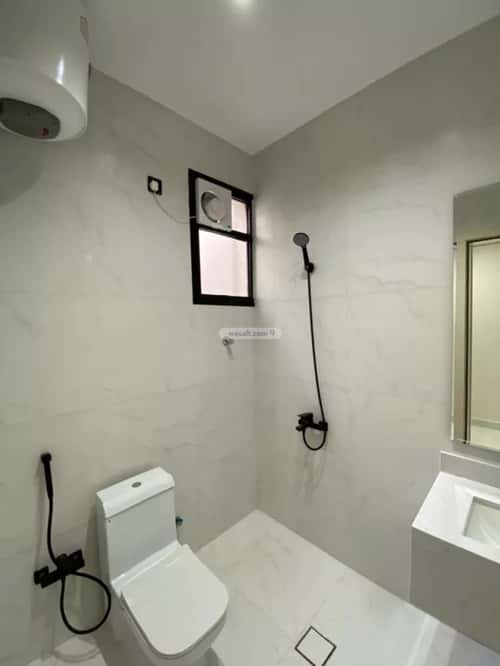 شقة ب 7 غرف المعلاة، أحد رفيدة