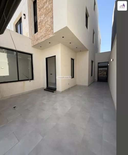 Floor 158 SQM with 5 Bedrooms Al-Janadriyah, East Riyadh, Riyadh