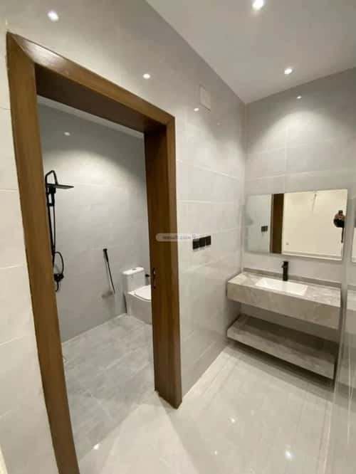 شقة ب 5 غرف المعلاة، أحد رفيدة