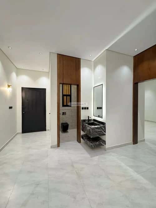 Floor 295 SQM with 7 bedrooms الزهور، أبها