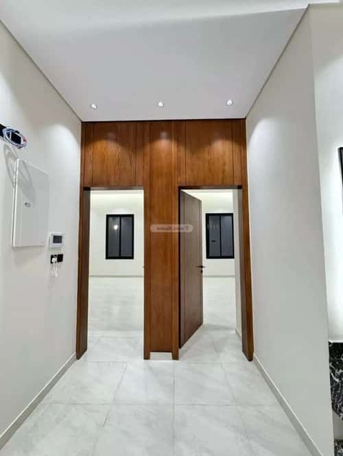 Floor 295 SQM with 7 bedrooms الزهور، أبها