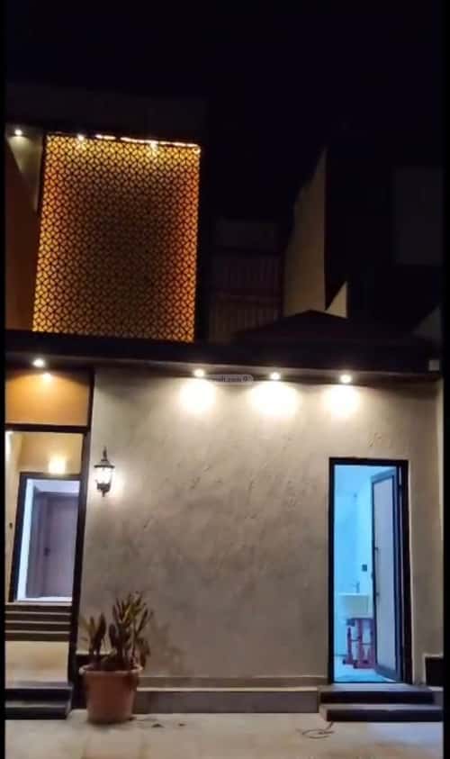 فيلا 250 متر مربع شرقية على شارع 16م شوران، المدينة المنورة