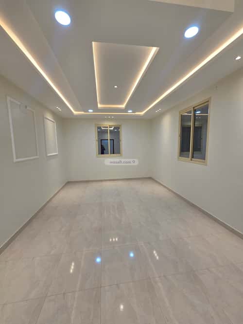 فيلا 350 متر مربع شرقية على شارع 20م الخالدية، خميس مشيط