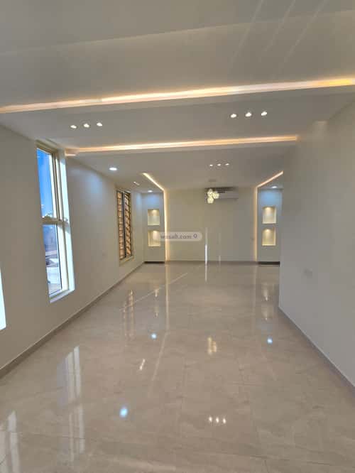 فيلا 350 متر مربع شرقية على شارع 20م الخالدية، خميس مشيط