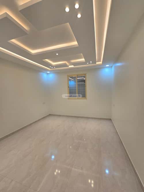 فيلا 350 متر مربع شرقية على شارع 20م الخالدية، خميس مشيط