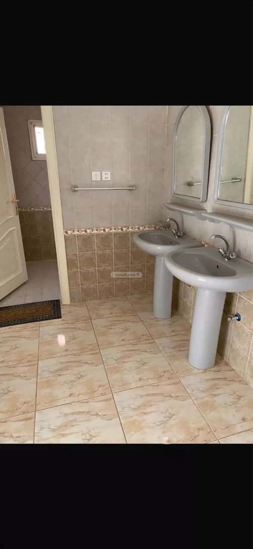 Floor 390 SQM with 4 Bedrooms Al-Muanisiyah, East Riyadh, Riyadh