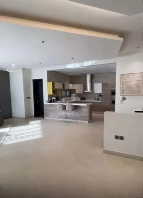 فيلا 225 متر مربع شرقية على شارع 15م العارض، شمال الرياض، الرياض