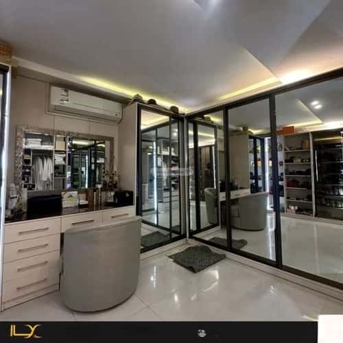 Villa 420 SQM Facing South with 5 Bedrooms Al-Muanisiyah, East Riyadh, Riyadh