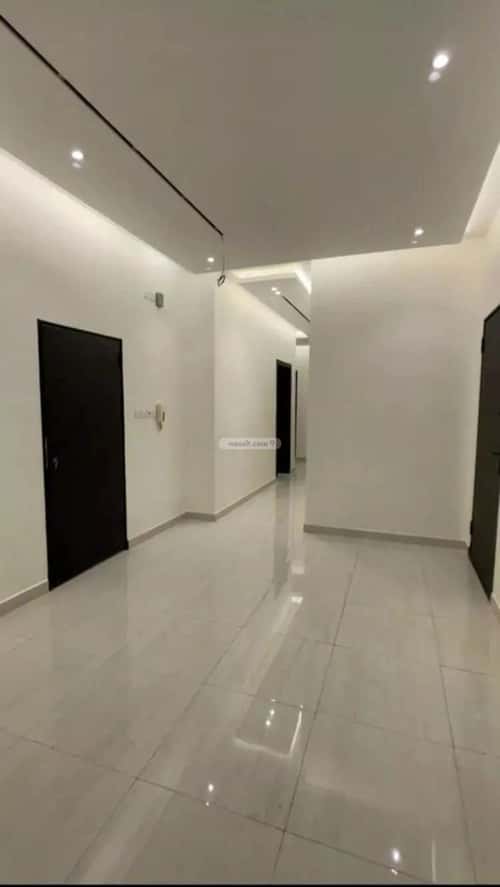 فيلا 312 متر مربع شرقية على شارع 18م النظيم، شرق الرياض، الرياض