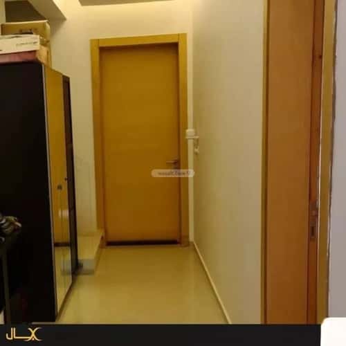 فيلا 200 متر مربع جنوبية على شارع 15م العارض، شمال الرياض، الرياض