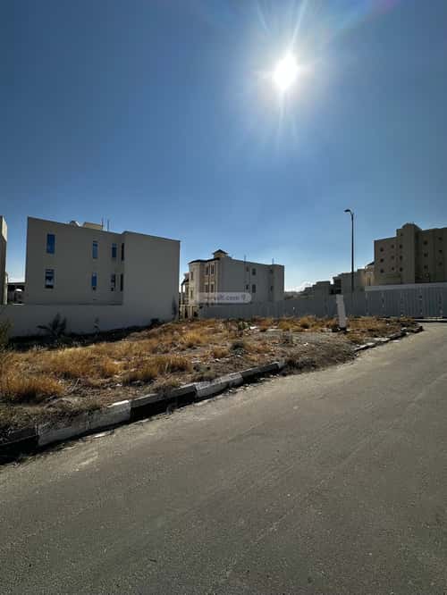 أرض 550 متر مربع شمالية على شارع 30م العرين، أبها