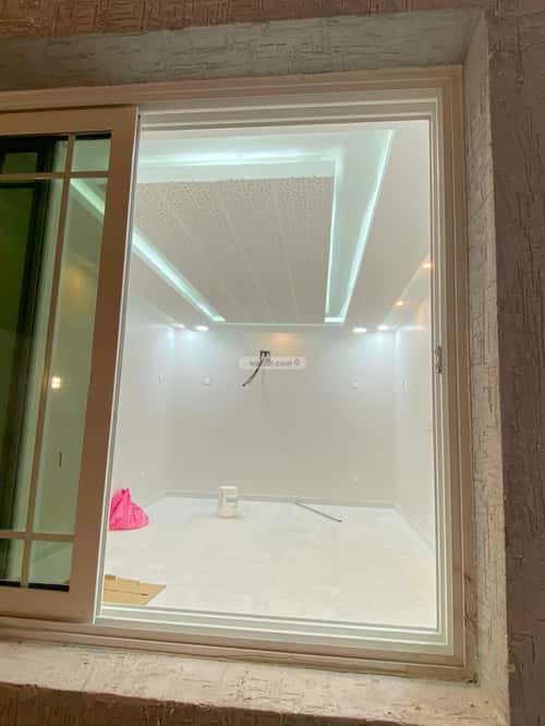 فيلا 300 متر مربع غربية على شارع 18م الأمانة، الدمام