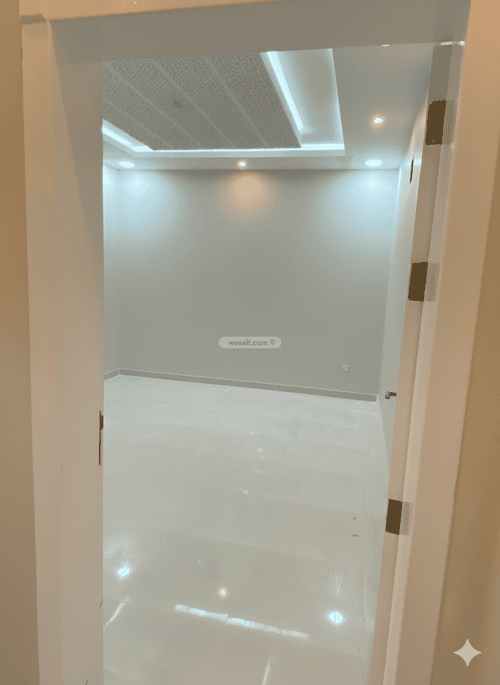 فيلا 300 متر مربع غربية على شارع 18م الأمانة، الدمام