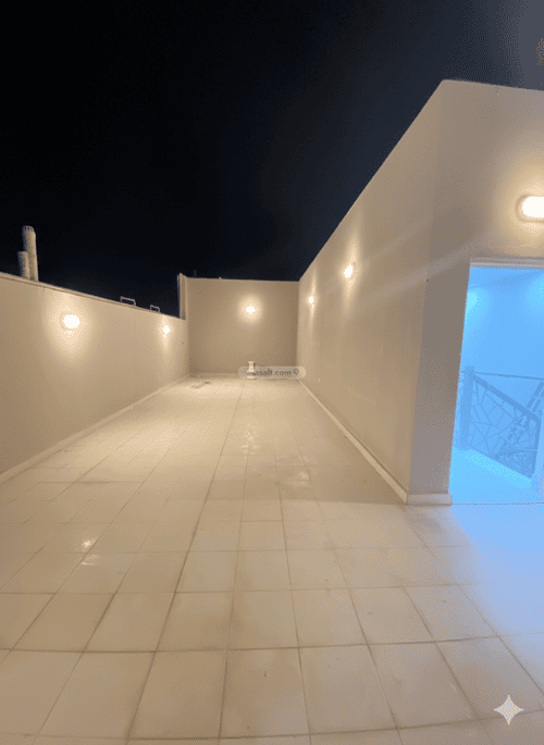 فيلا 300 متر مربع غربية على شارع 18م الأمانة، الدمام