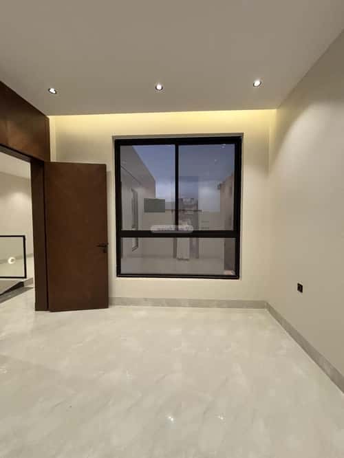 فيلا 338 متر مربع شرقية على شارع 20م المهدية، غرب الرياض، الرياض