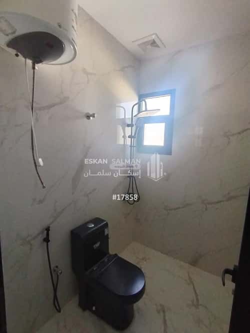 فيلا 289 متر مربع شرقية على شارع 20م الشعلة، الدمام