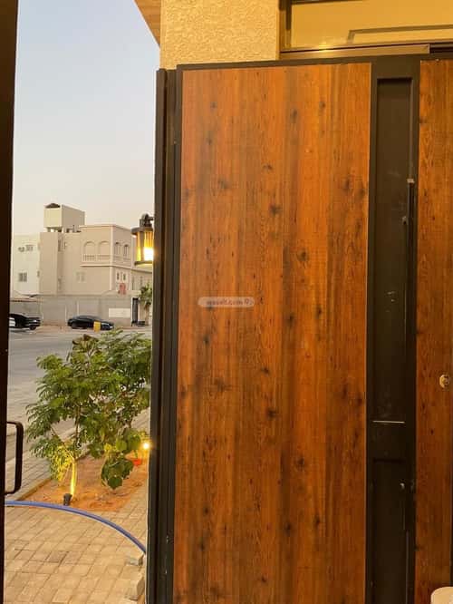 فيلا 370 متر مربع شرقية على شارع 25م المهدية، غرب الرياض، الرياض