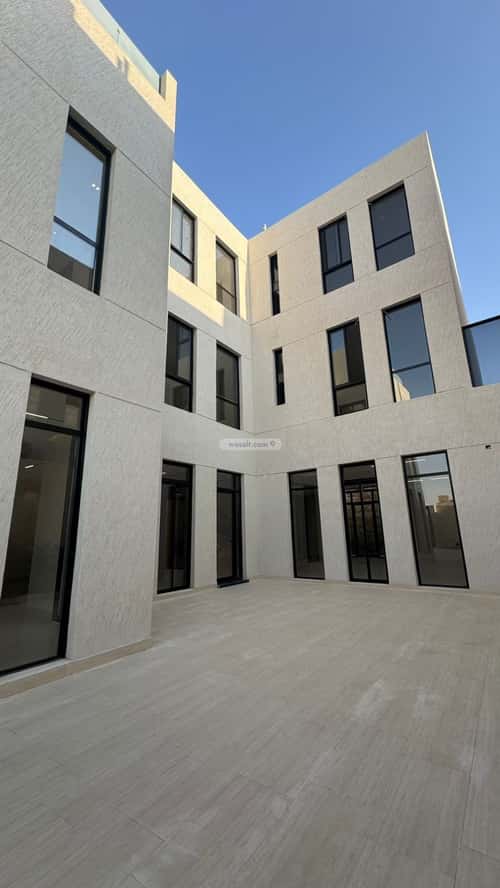 Villa 450 SQM Facing North on 20m Width Street Al-Mahdiyah, West Riyadh, Riyadh