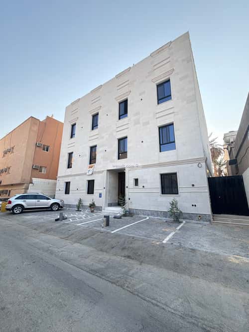 عمارة 497 متر مربع ب 3 أدوار واجهة شرقية الضباط، وسط الرياض، الرياض