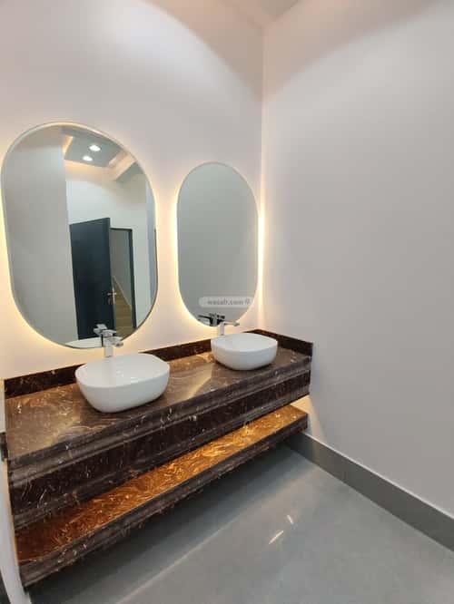 Floor 184 SQM with 5 Bedrooms Al-Qadisiyah, East Riyadh, Riyadh