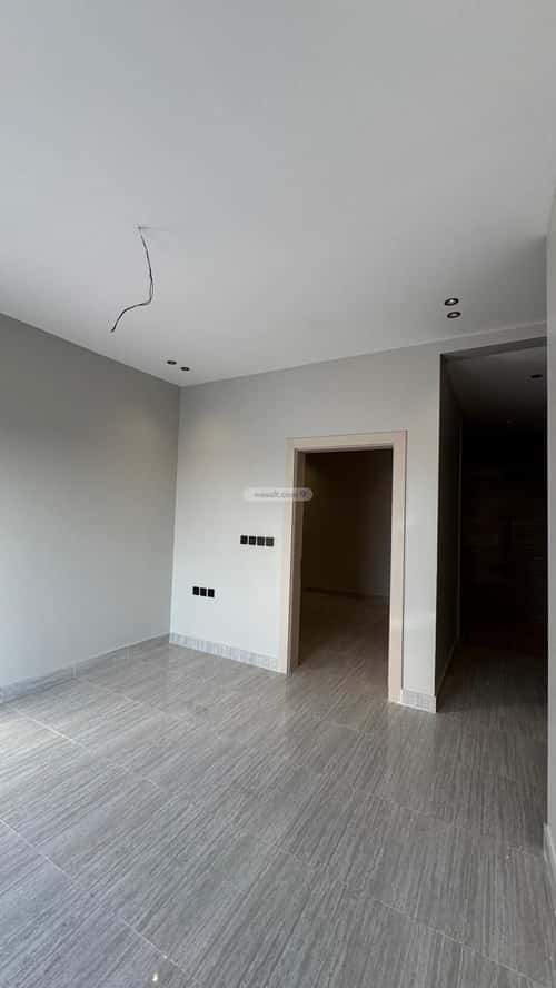 فيلا 200 متر مربع غربية على شارع 15م الصواري، الخبر