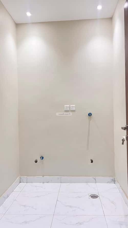 Building 900 SQM Facing North Dahrat Laban, West Riyadh, Riyadh