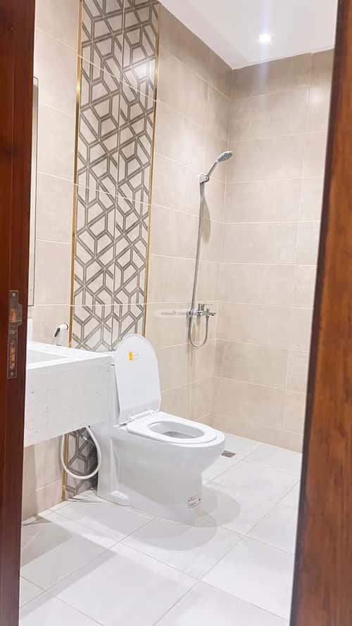 Building 900 SQM Facing North Dahrat Laban, West Riyadh, Riyadh