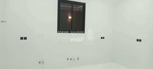 فيلا 435 متر مربع شمالية شرقية على شارع 15م القادسية، البدائع