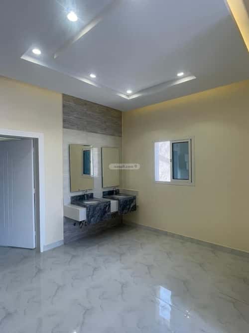 فيلا 360 متر مربع شرقية على شارع 20م قرطبة، حائل