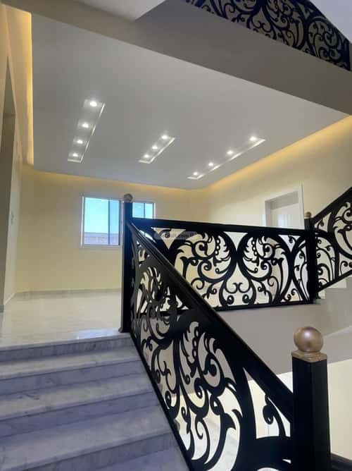 فيلا 360 متر مربع شرقية على شارع 20م قرطبة، حائل