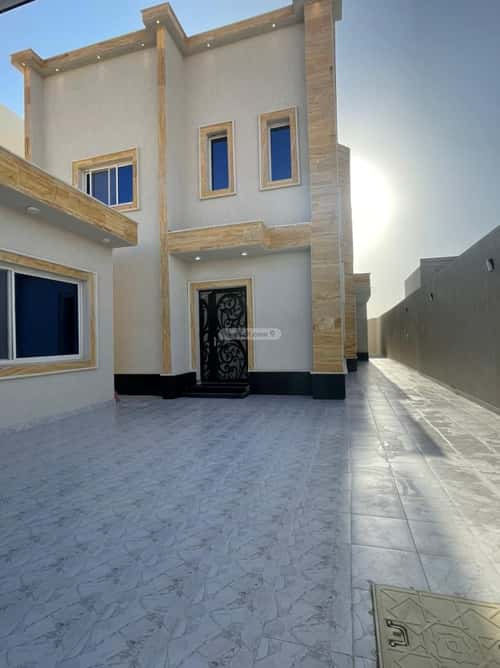 فيلا 360 متر مربع شرقية على شارع 20م قرطبة، حائل