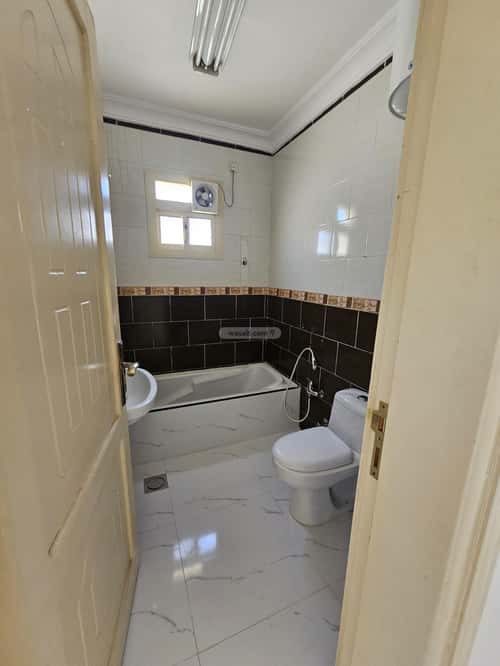 Apartment with 4 Bedrooms Al-Musayyif, Tbwk