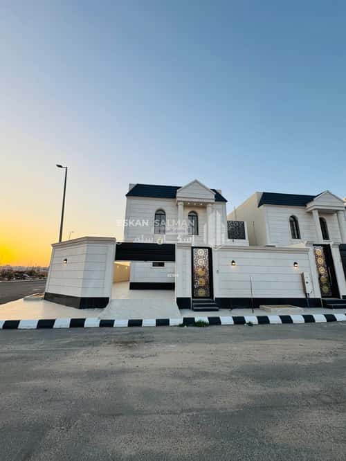 فيلا 384 متر مربع جنوبية شرقية على شارع 20م الرحبة، الطائف