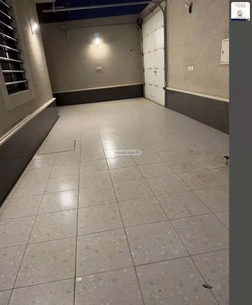 Floor 453 SQM with 6 Bedrooms Al-Mahdiyah, West Riyadh, Riyadh