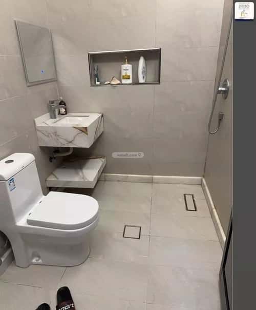 Floor 453 SQM with 6 Bedrooms Al-Mahdiyah, West Riyadh, Riyadh