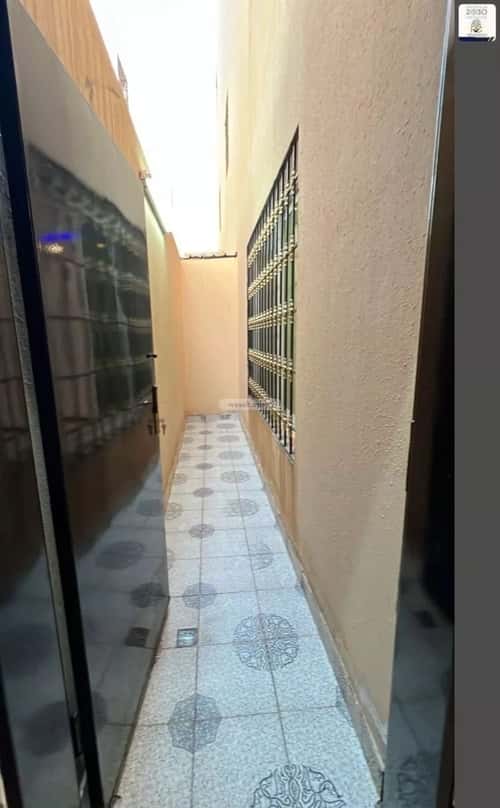 فيلا 215 متر مربع جنوبية غربية على شارع 20م ظهرة لبن، غرب الرياض، الرياض