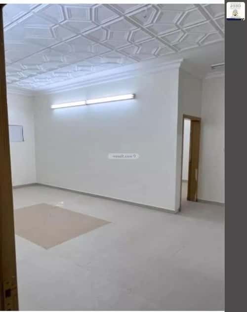 Building 722 SQM Facing West Middle Al-Uraija, West Riyadh, Riyadh