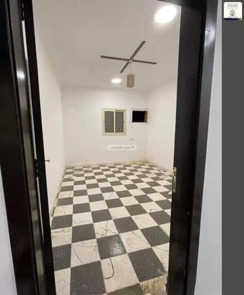 فيلا 200 متر مربع شمالية شرقية على شارع 20م العوالي، غرب الرياض، الرياض