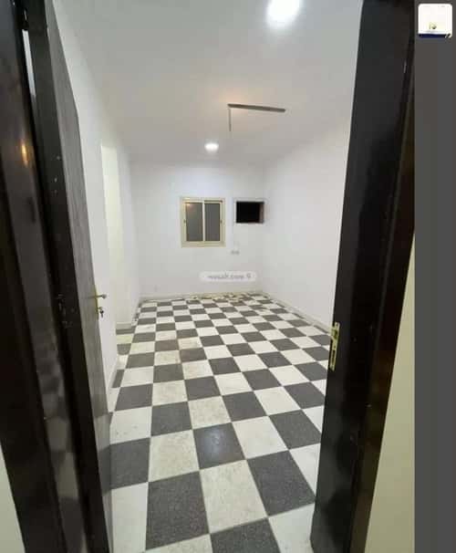 فيلا 200 متر مربع شمالية شرقية على شارع 20م العوالي، غرب الرياض، الرياض