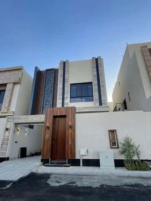 فيلا 210 متر مربع شمالية على شارع 18م العارض، شمال الرياض، الرياض