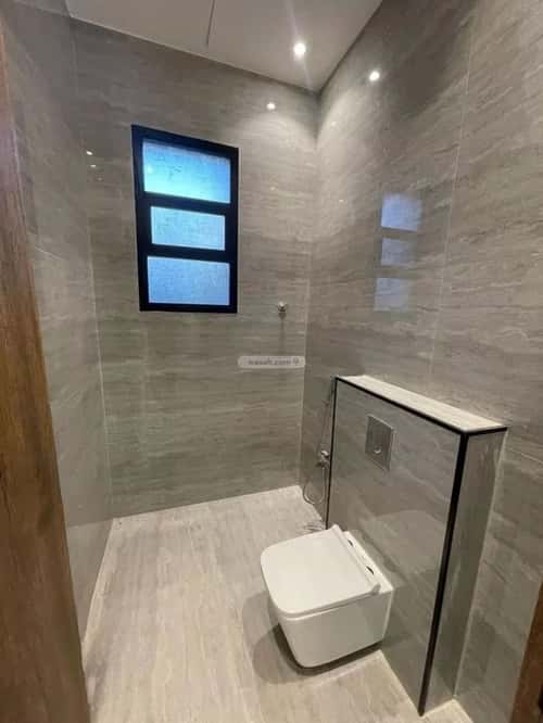 فيلا 210 متر مربع شمالية على شارع 18م العارض، شمال الرياض، الرياض