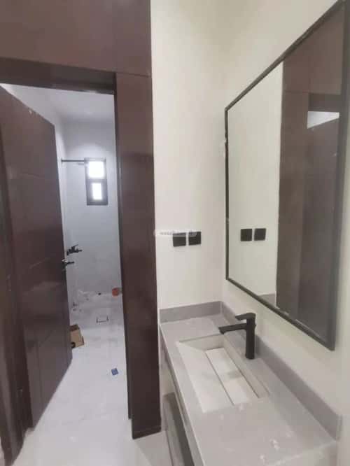 Floor 286 SQM with 4 Bedrooms Al-Qadisiyah, East Riyadh, Riyadh