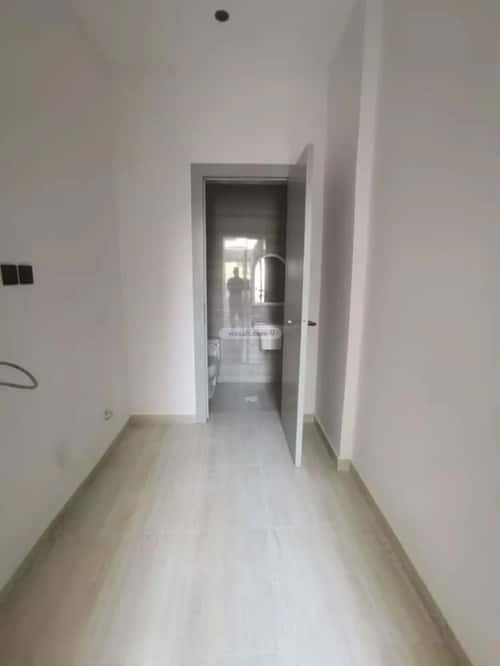 فيلا 5 غرف في المرجان