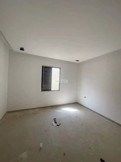 Floor 298 SQM with 5 Bedrooms Ar-Rimal, East Riyadh, Riyadh