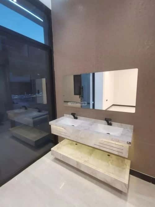 فيلا 312 متر مربع شمالية على شارع 18م الرمال، شرق الرياض، الرياض