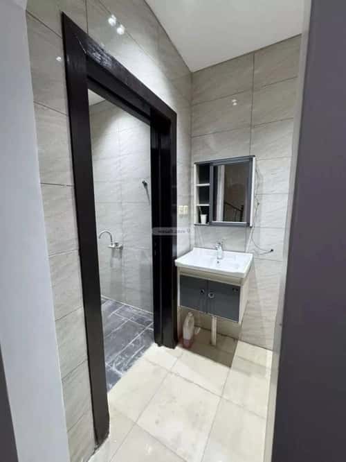 Villa 312 SQM Facing East with 5 Bedrooms Al-Muanisiyah, East Riyadh, Riyadh